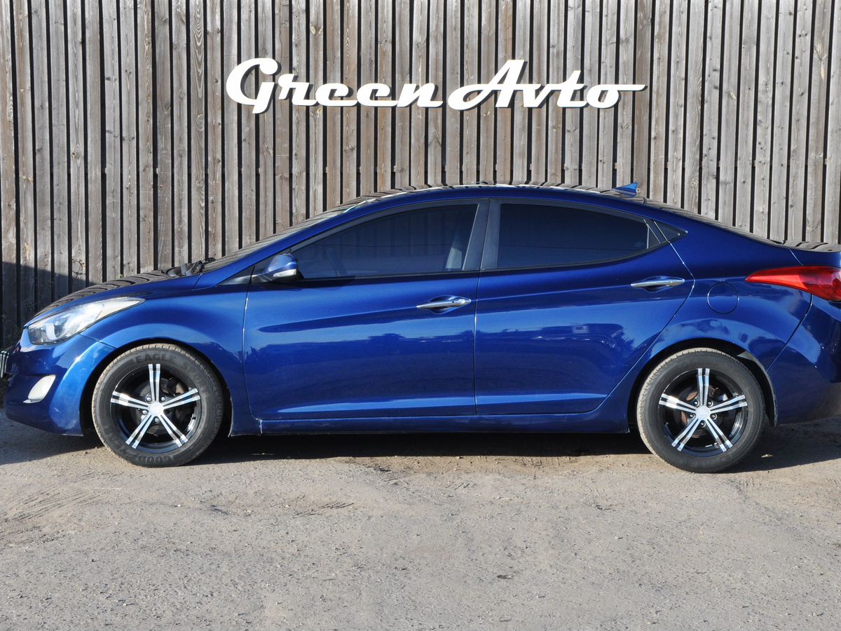 Alternative view of Hyundai Avante 2011