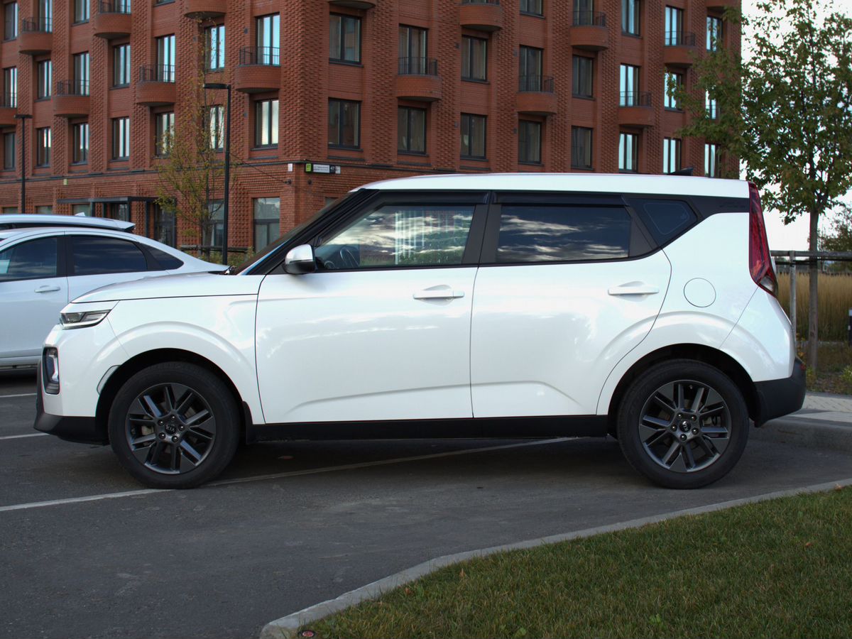 Alternative view of Kia Soul 2020