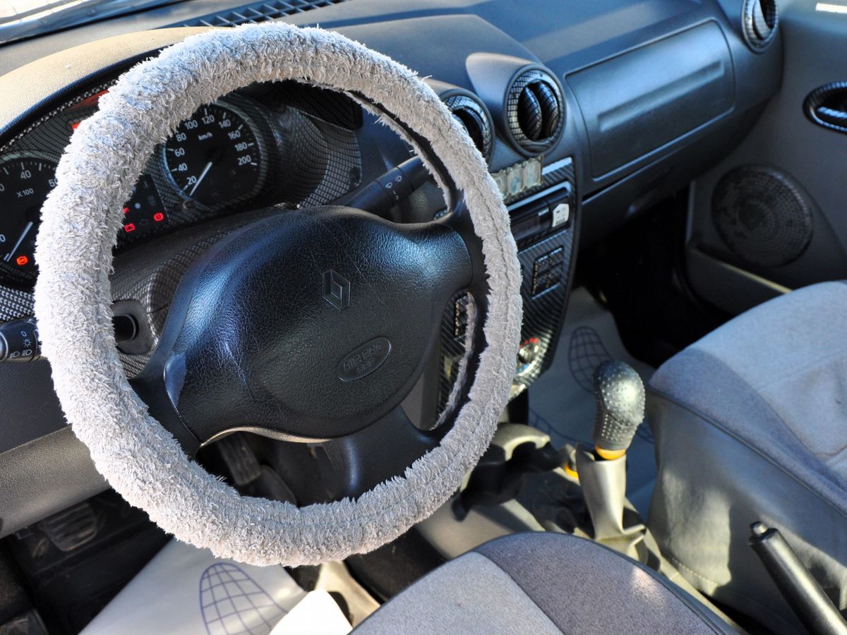 Renault Logan 2005 — изображение 9