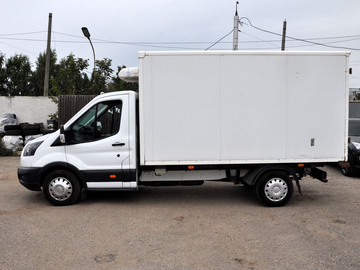 Alternative view of Ford Transit 2017