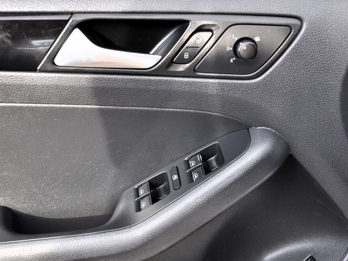 Volkswagen Jetta 2012 — изображение 10