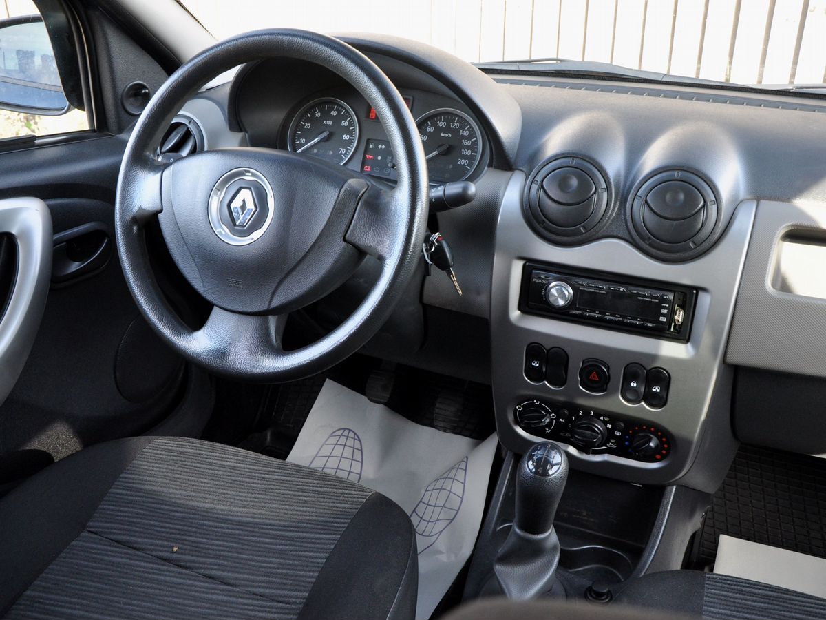 Renault Logan 2012 — изображение 14