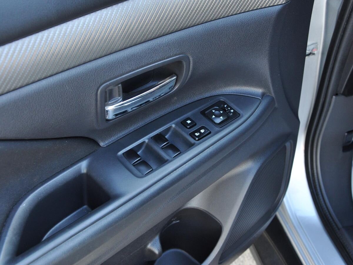 Mitsubishi Outlander 2013 — изображение 12
