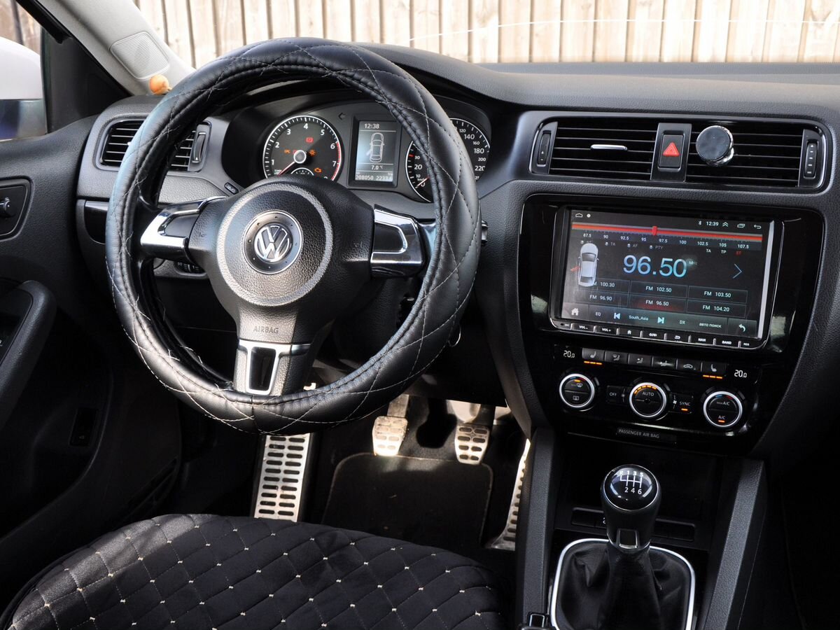 Volkswagen Jetta 2012 — изображение 15