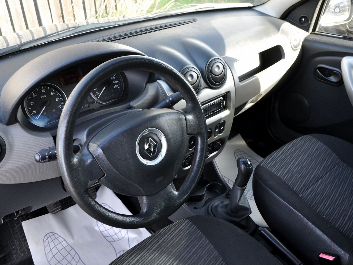 Renault Logan 2012 — изображение 9