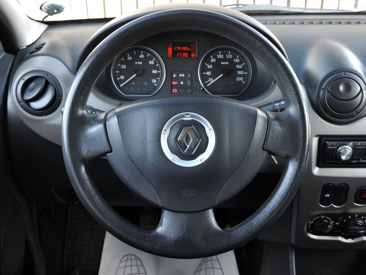 Renault Logan 2012 — изображение 12